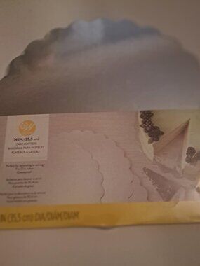 ( 14 inches) NEW sealed Wilton silver cake Plateau lot, 3 packs of 4 (12)